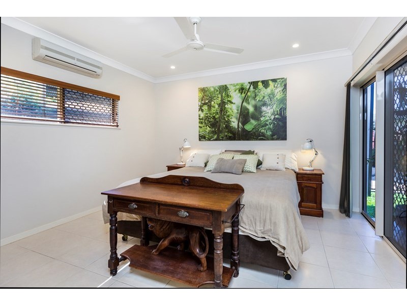 9 Laidley Close, Bentley Park QLD 4869