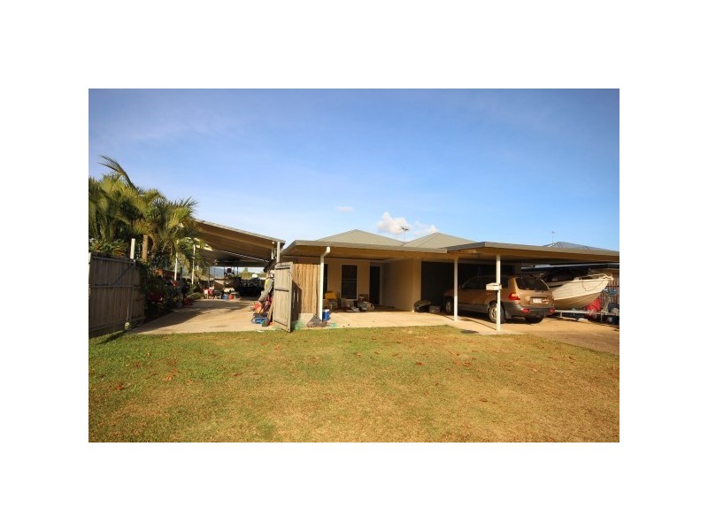 4 Goldberg Close, White Rock QLD 4868