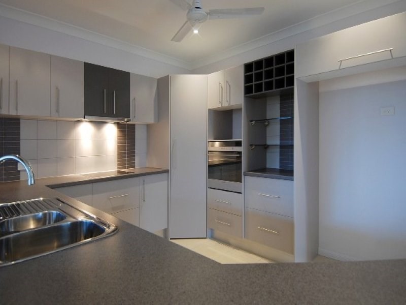 Bentley Park QLD 4869