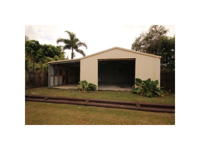 8 Ferngully Street, White Rock QLD 4868