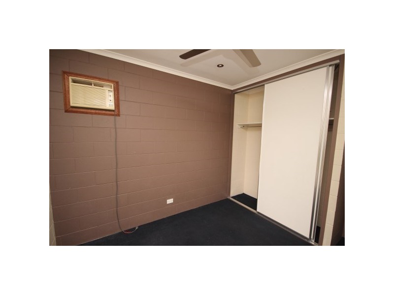 8 Ferngully Street, White Rock QLD 4868