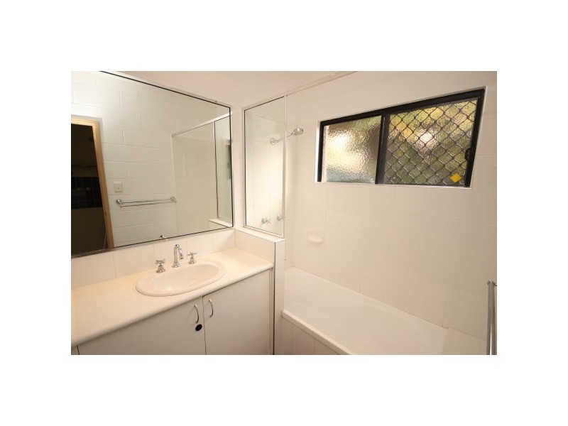 8 Ferngully Street, White Rock QLD 4868