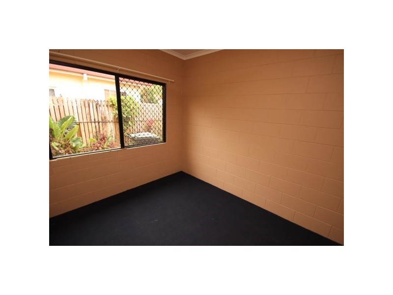 8 Ferngully Street, White Rock QLD 4868