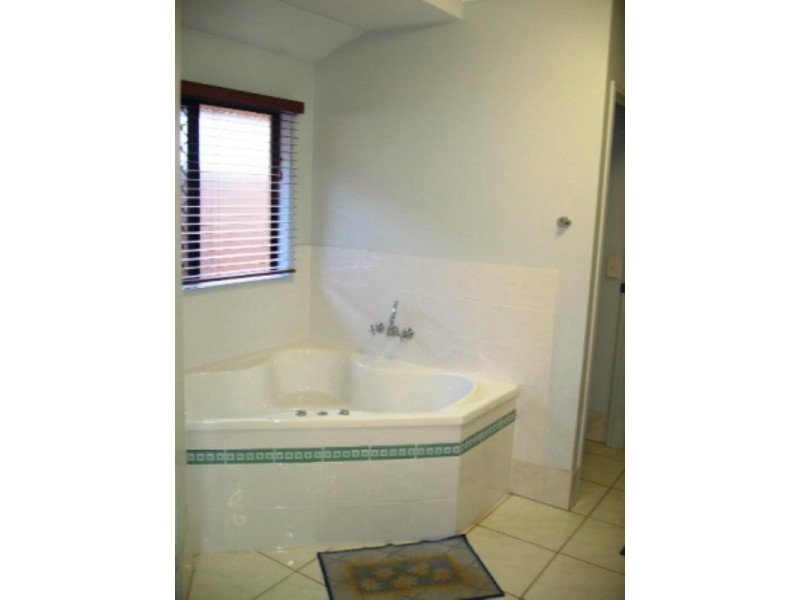 Bentley Park QLD 4869