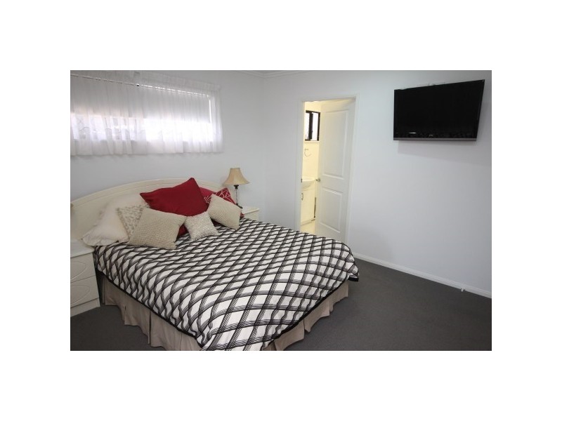 13 Shelbourne Street, Bentley Park QLD 4869