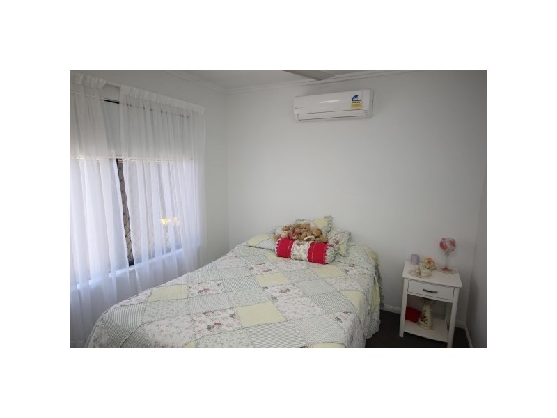 13 Shelbourne Street, Bentley Park QLD 4869