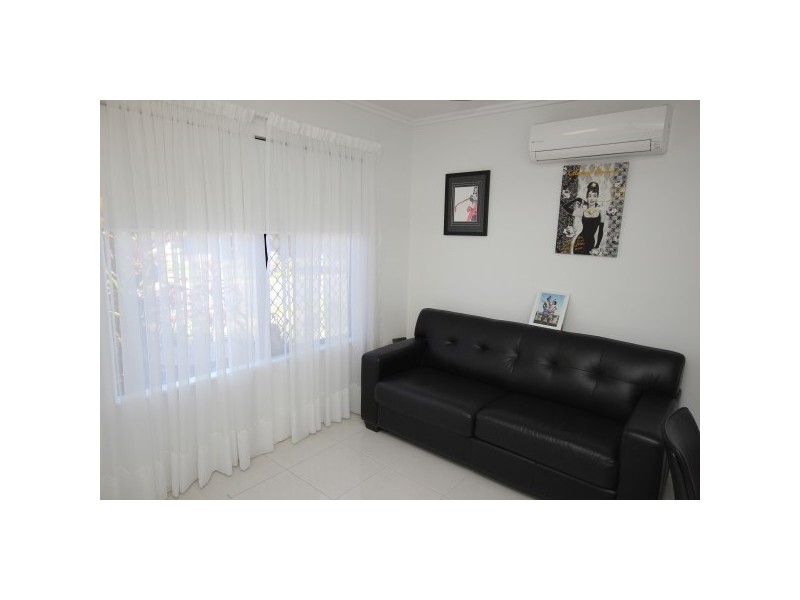 13 Shelbourne Street, Bentley Park QLD 4869