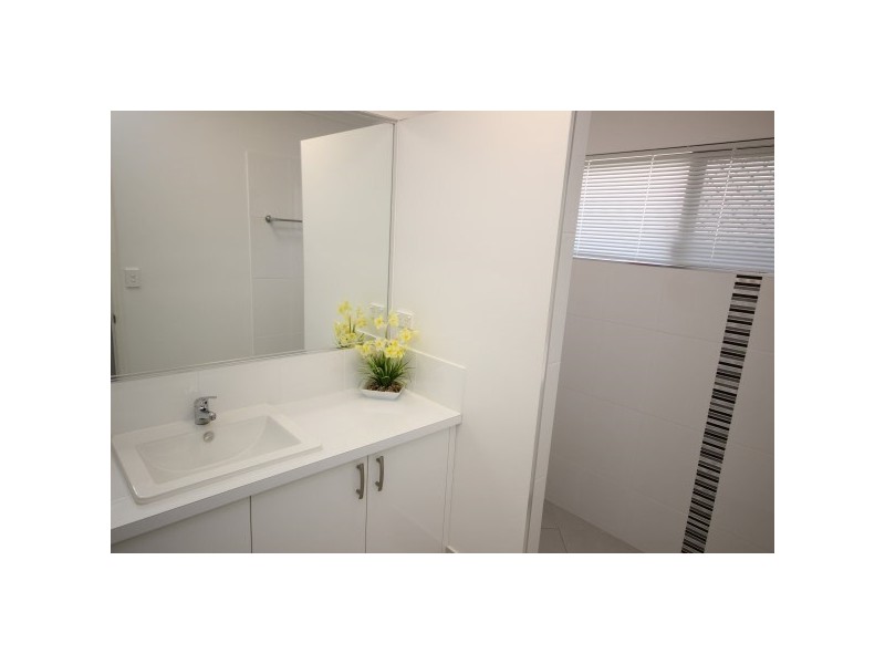 13 Shelbourne Street, Bentley Park QLD 4869