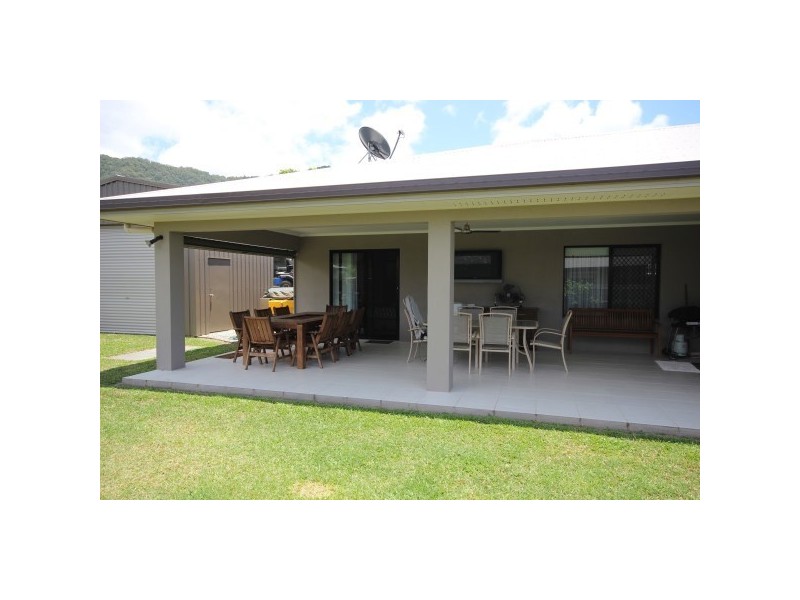 13 Shelbourne Street, Bentley Park QLD 4869