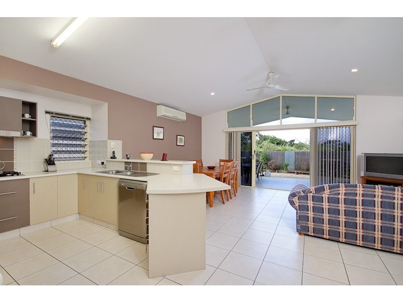 25 Fitzmaurice Drive, Bentley Park QLD 4869
