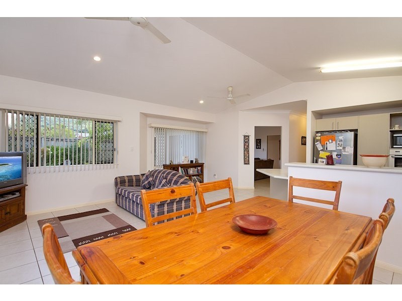 25 Fitzmaurice Drive, Bentley Park QLD 4869