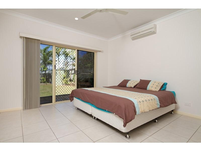 25 Fitzmaurice Drive, Bentley Park QLD 4869