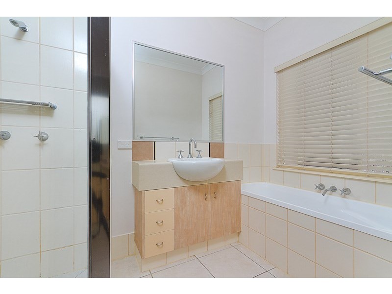 25 Fitzmaurice Drive, Bentley Park QLD 4869