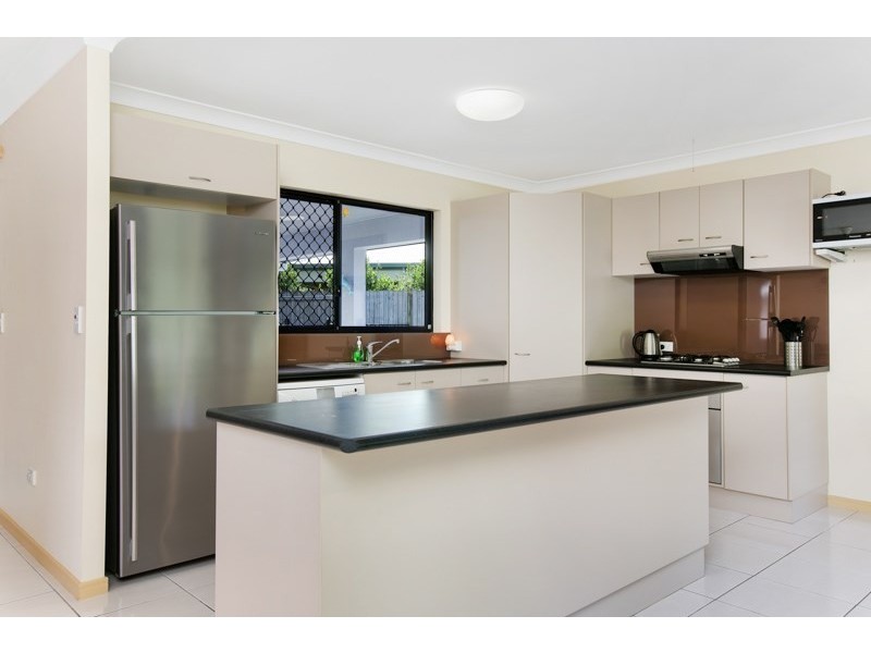 33 Cliffdale Street, Bentley Park QLD 4869