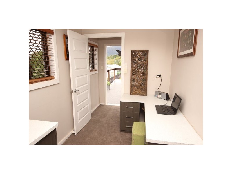 29 Julia Percy Close, Bentley Park QLD 4869