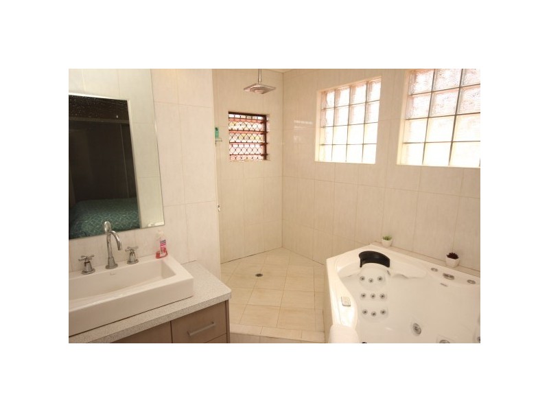 29 Julia Percy Close, Bentley Park QLD 4869