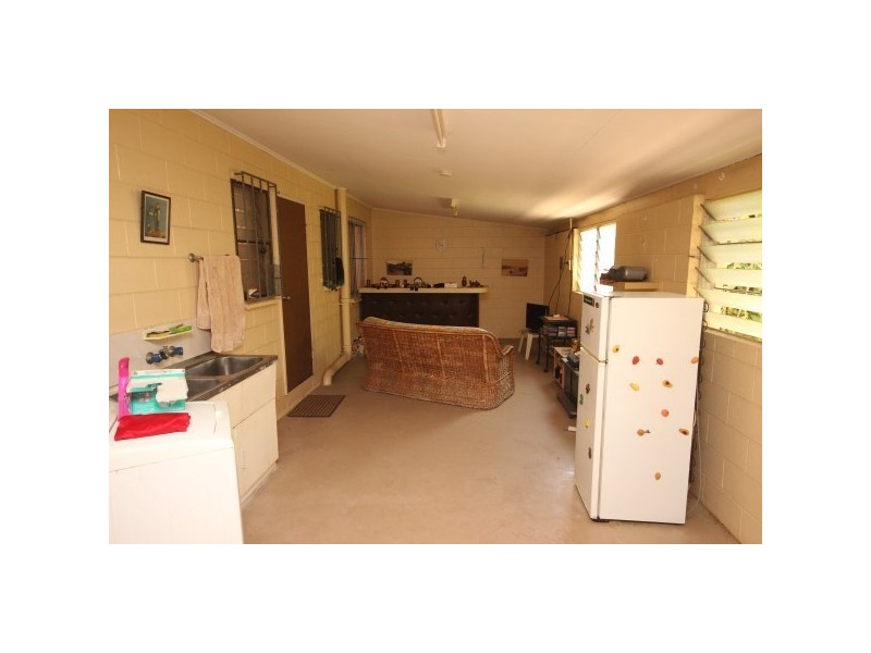 25 Woomala Street, Woree QLD 4868