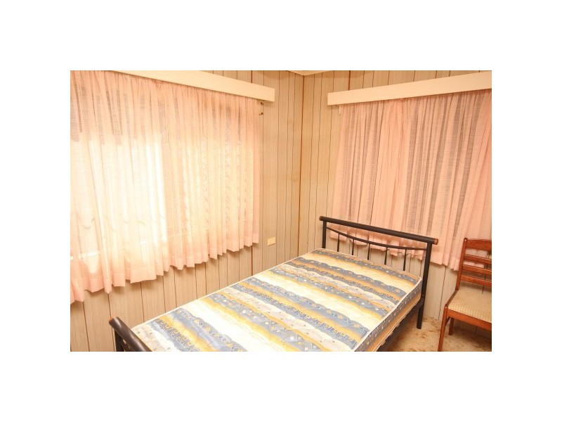 25 Woomala Street, Woree QLD 4868