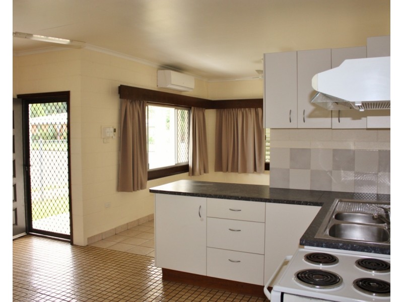 17-19 Sondrio Street, Woree QLD 4868