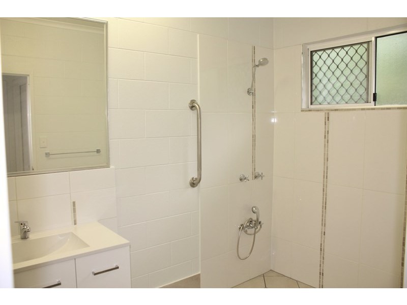 8 Halloran Close, Gordonvale QLD 4865