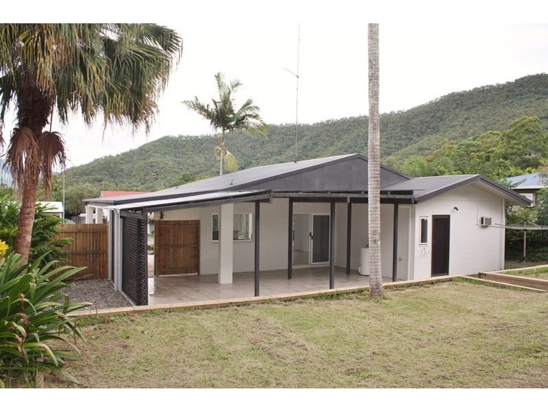 8 Halloran Close, Gordonvale QLD 4865