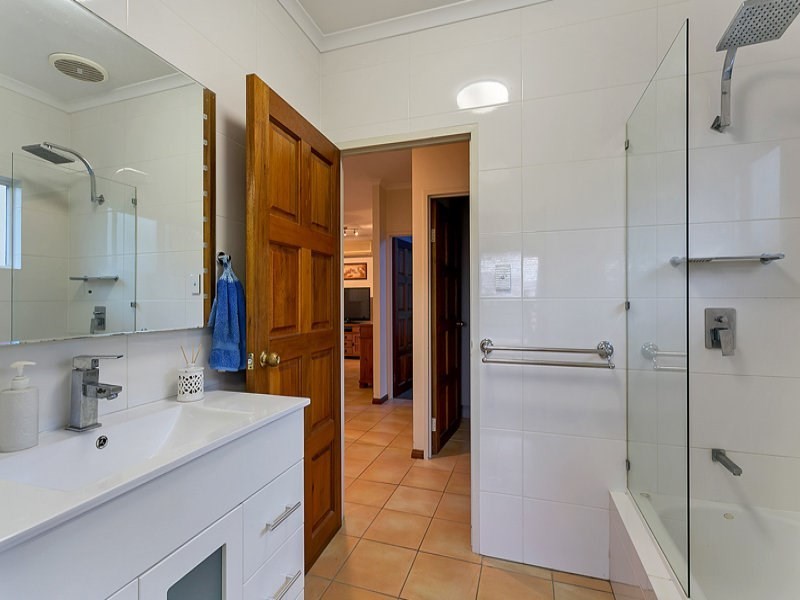 3 Dugong Close, Bentley Park QLD 4869