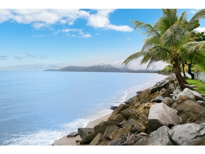 229 O’Shea Esplanade, Machans Beach QLD 4878