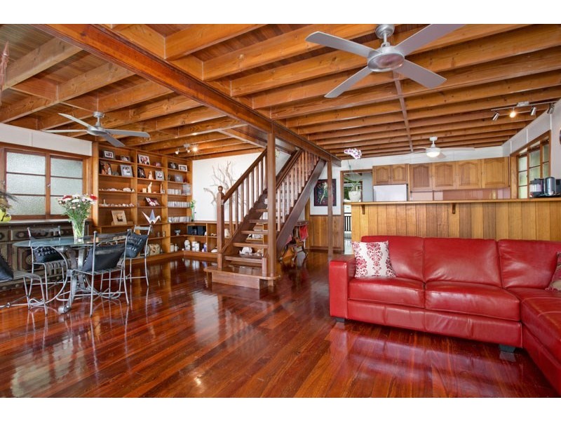 229 O’Shea Esplanade, Machans Beach QLD 4878