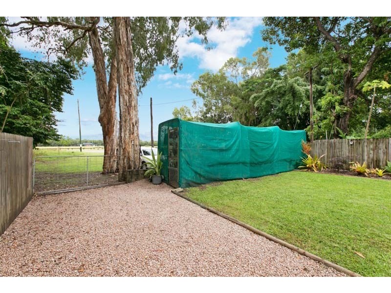 229 O’Shea Esplanade, Machans Beach QLD 4878