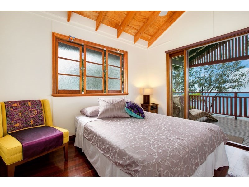 229 O’Shea Esplanade, Machans Beach QLD 4878