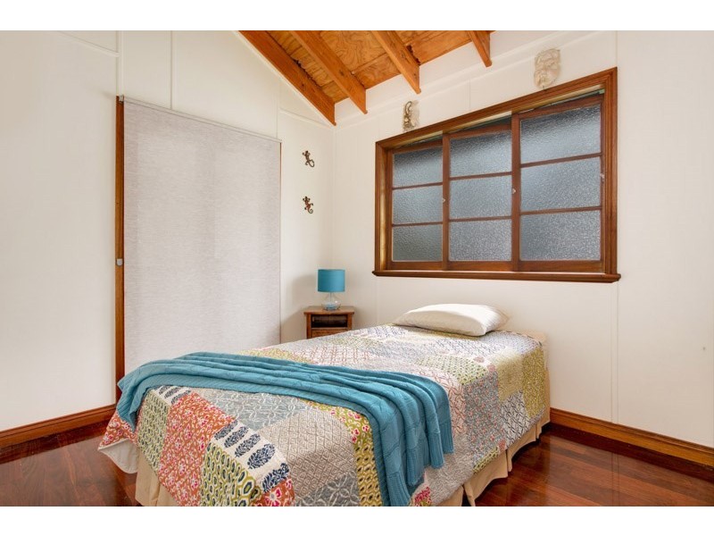 229 O’Shea Esplanade, Machans Beach QLD 4878