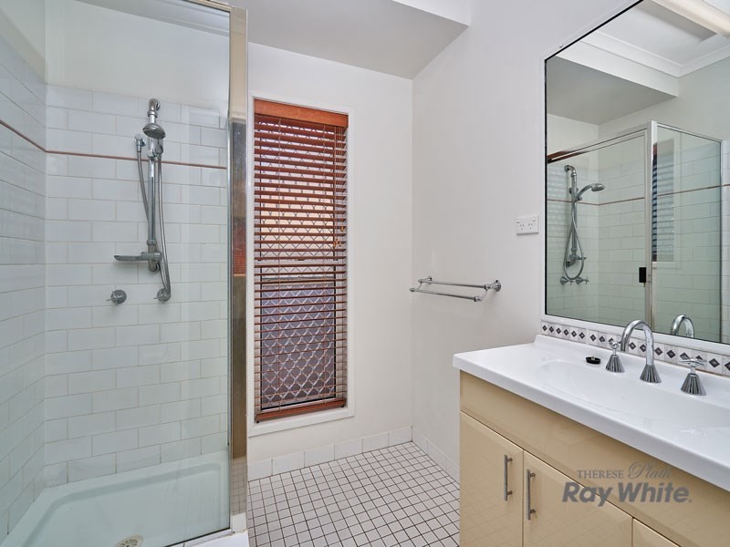 1 Summer Hill Drive, Mooroobool QLD 4870