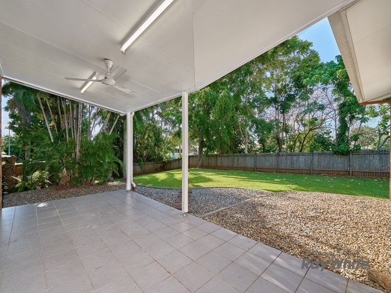 1 Summer Hill Drive, Mooroobool QLD 4870