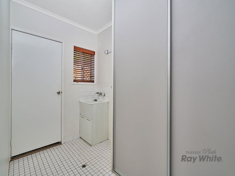 1 Summer Hill Drive, Mooroobool QLD 4870