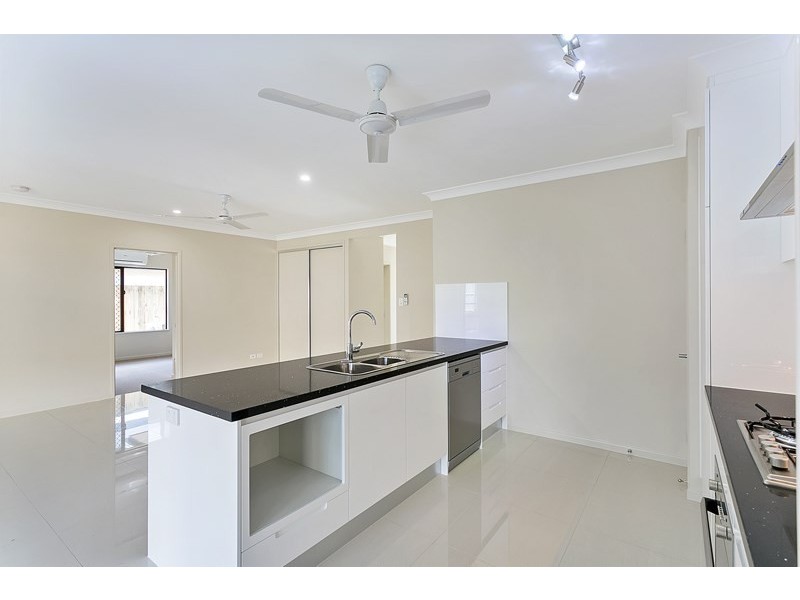 Bentley Park QLD 4869