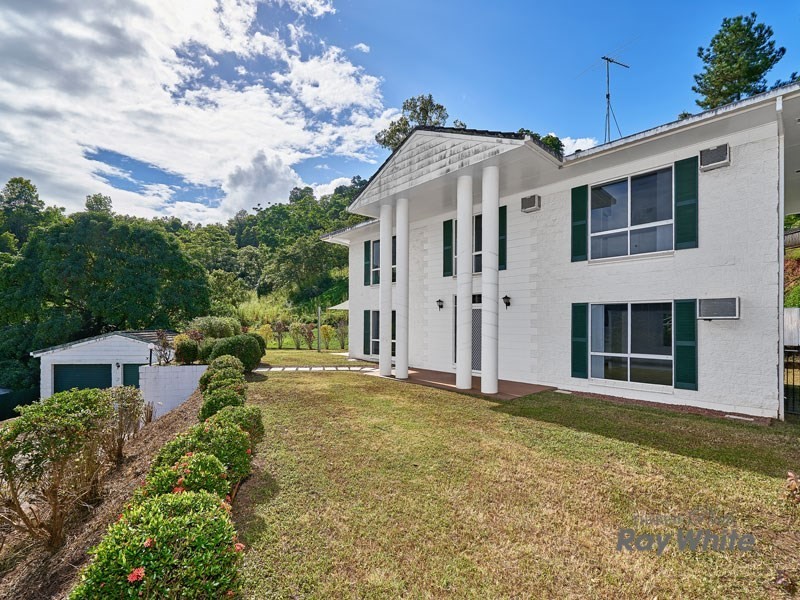 9 Sandpiper Court, Bayview Heights QLD 4868