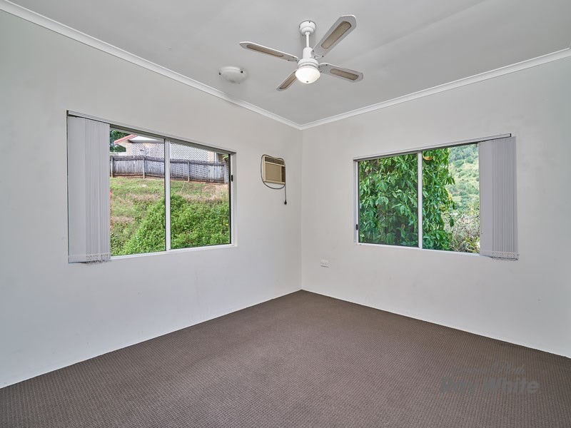 9 Sandpiper Court, Bayview Heights QLD 4868