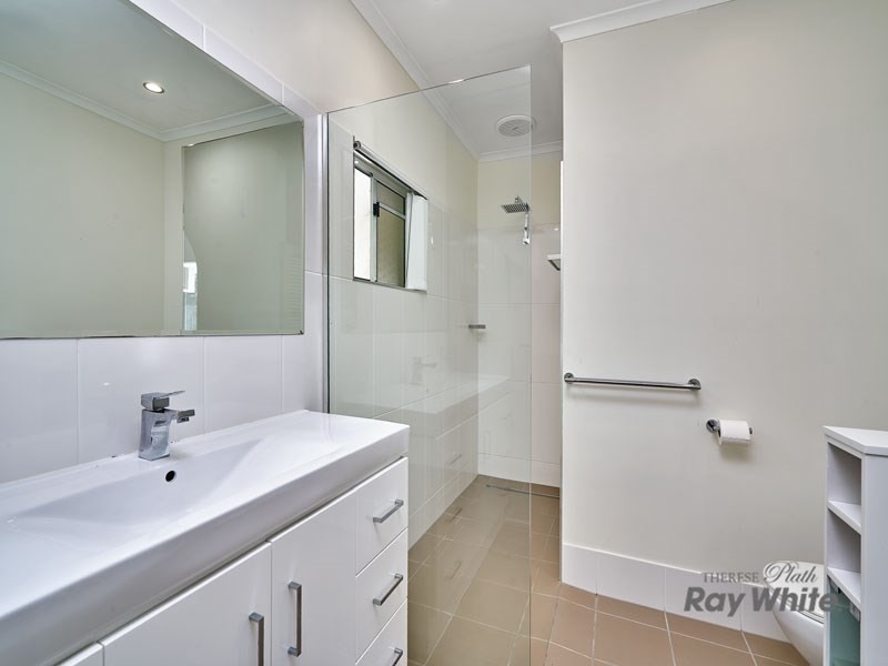 9 Sandpiper Court, Bayview Heights QLD 4868