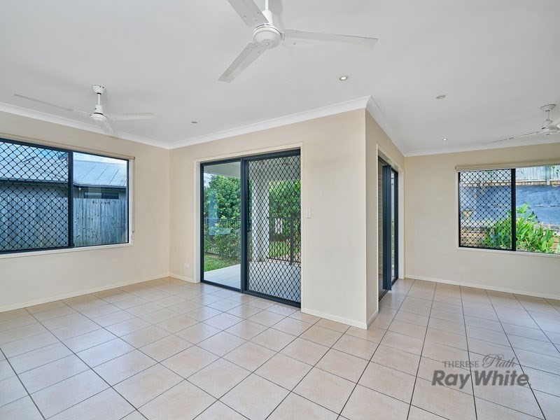 15 Cliffdale Street, Bentley Park QLD 4869