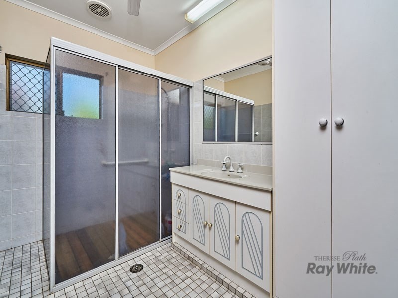 13 Pheasant Street, Bayview Heights QLD 4868
