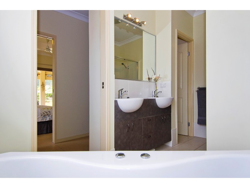 10 – 12 Ingot Close, Goldsborough QLD 4865