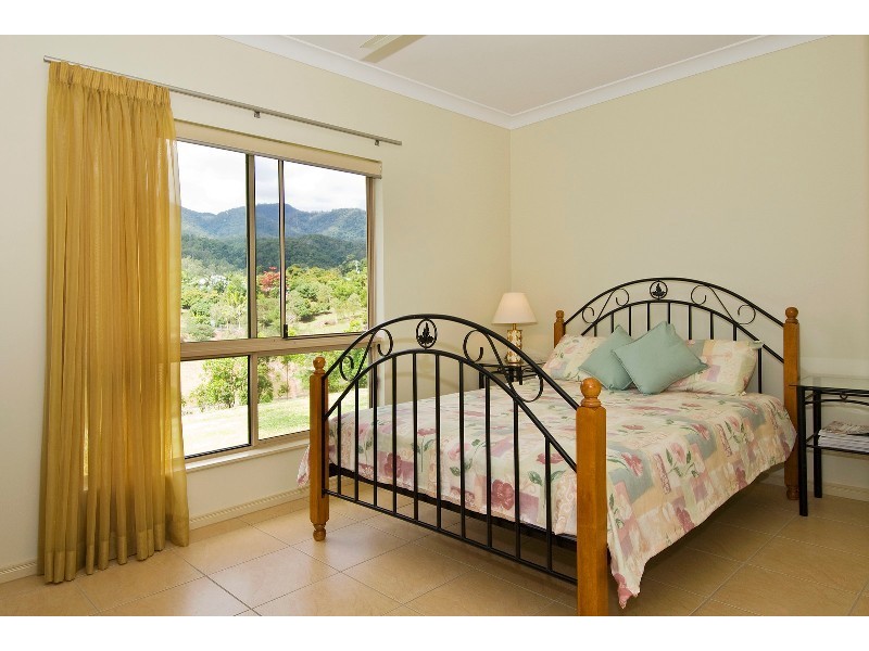 10 – 12 Ingot Close, Goldsborough QLD 4865