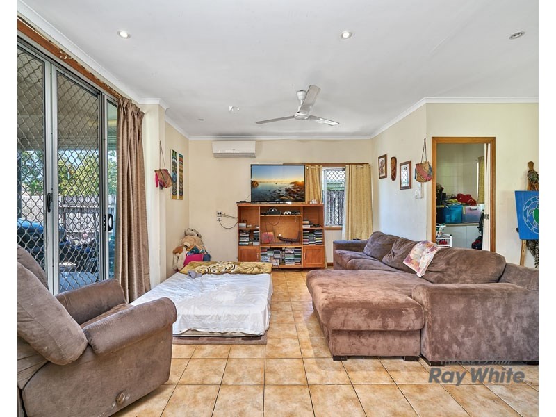 8 Tryal Street, Bentley Park QLD 4869