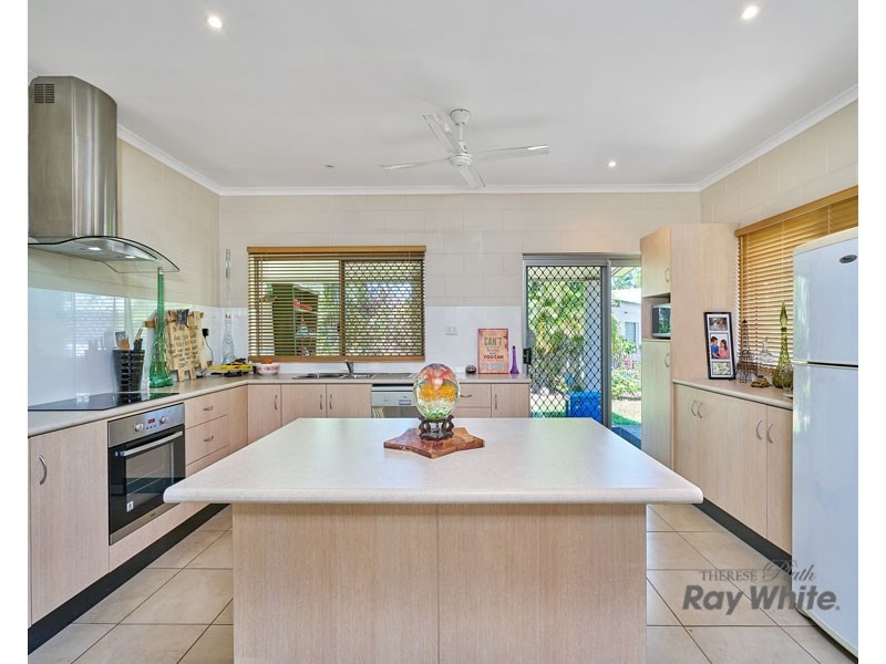14 Beagle Close, Bentley Park QLD 4869