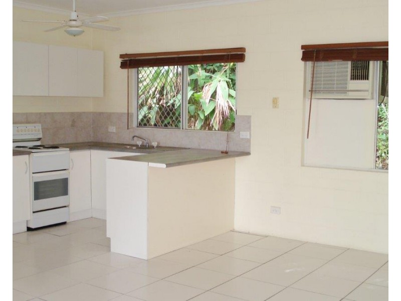 8 Hogan Court, White Rock QLD 4868