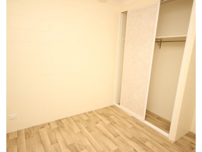 8 Hogan Court, White Rock QLD 4868