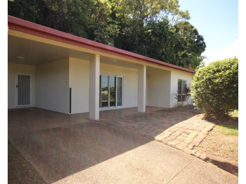 8 Hogan Court, White Rock QLD 4868