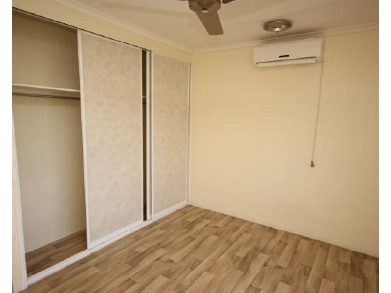 8 Hogan Court, White Rock QLD 4868