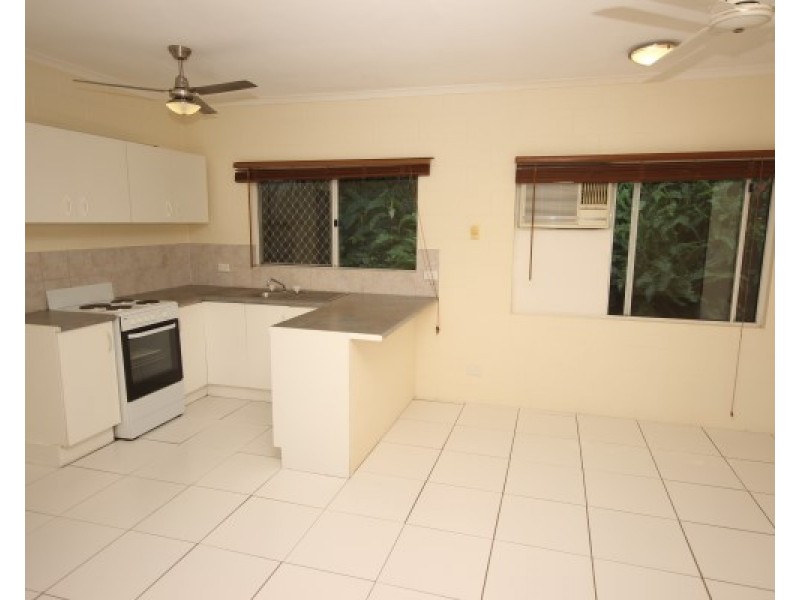 8 Hogan Court, White Rock QLD 4868