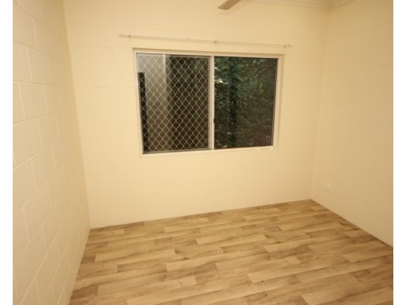 8 Hogan Court, White Rock QLD 4868